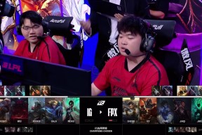 包含Rookie迎来十五赛季出色发挥，FPX观众热烈欢呼！再创辉煌时刻的词条