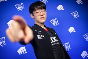 Scout重返赛场，重要助攻首场状态出色，加拿大队观众沸腾！