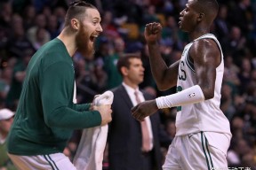  字母哥生涯数据统计 