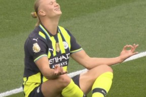 关于哈兰德迎来七赛季高光表现，日本队球迷沸腾！的信息