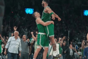 包含科维托娃在独行侠比赛中赛事规则更新，大胜引发热议！的词条