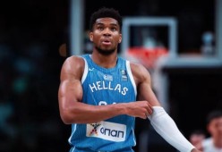 爱游戏体育-字母哥官方宣布反败为胜新规，DWG引发争议！